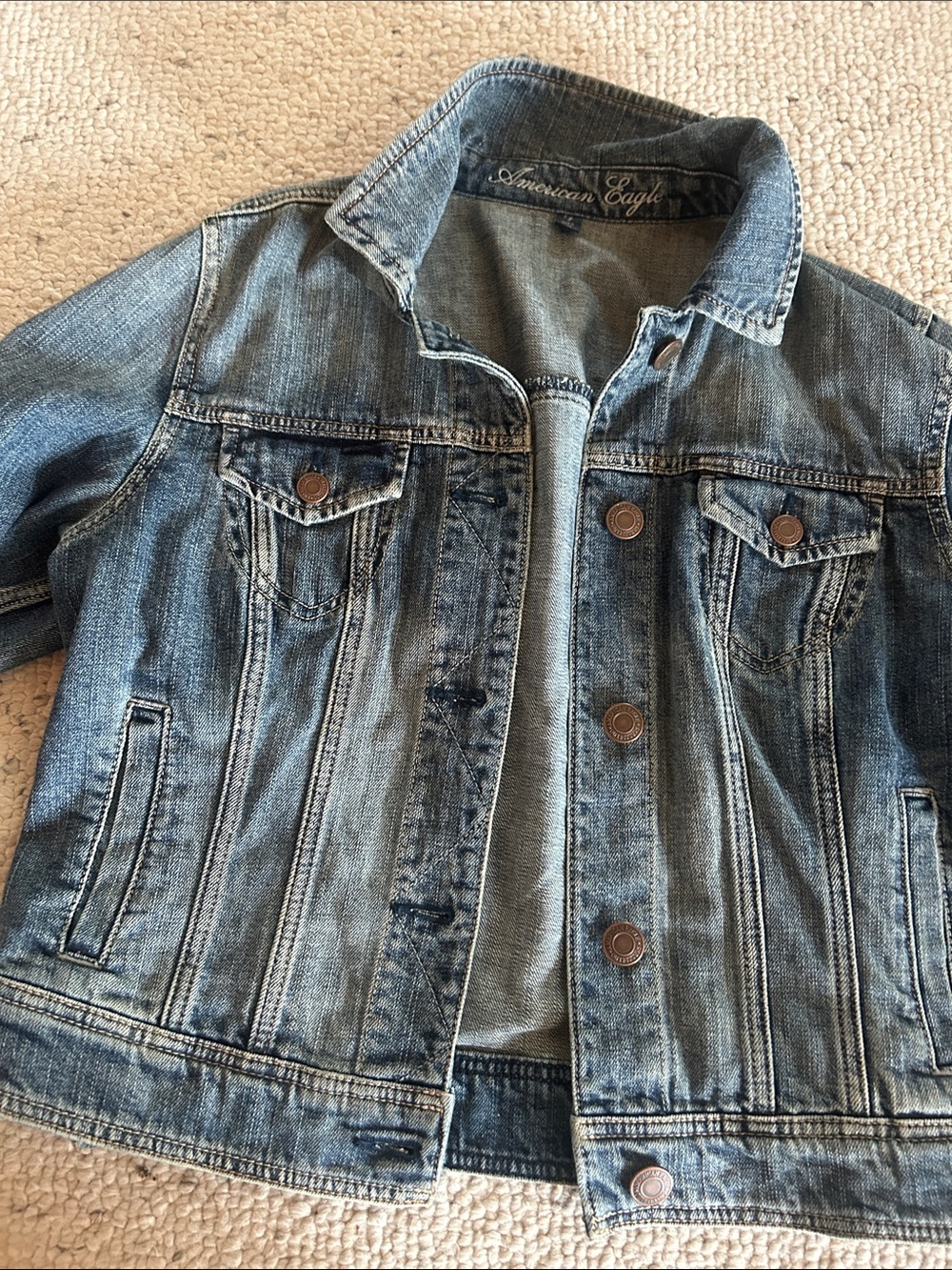 American eagle jean jacket. Size large - Picture 3 of 4